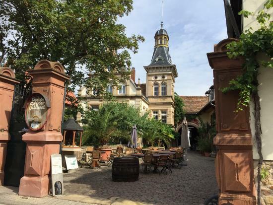 Weinstube Loblocher Schlössel