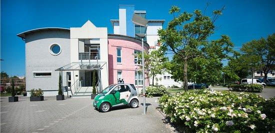 Bistro Bar Henrys No. 2