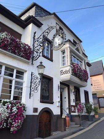 Weingut Schutzen Restaurant