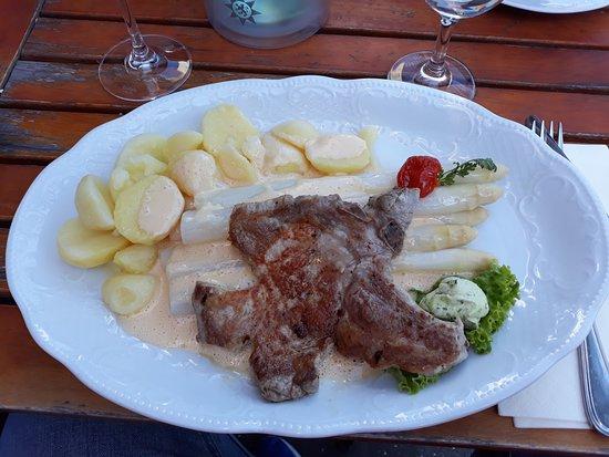 Weinhaus & Restaurant Hahnenhof