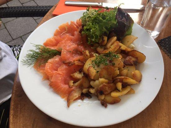 Weingut & Gastehaus Hubertus M. Apel