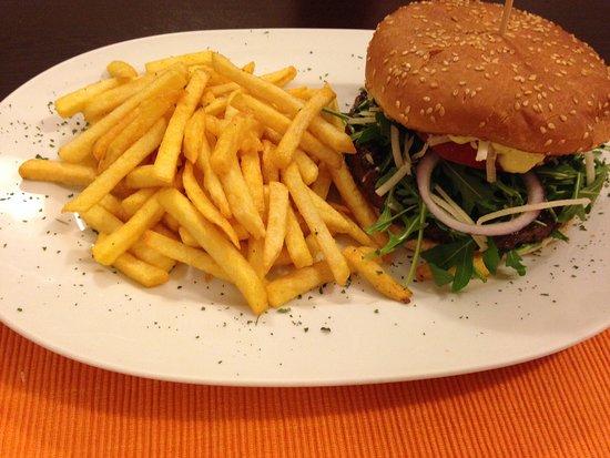 Beros Grillhouse and Pizzeria