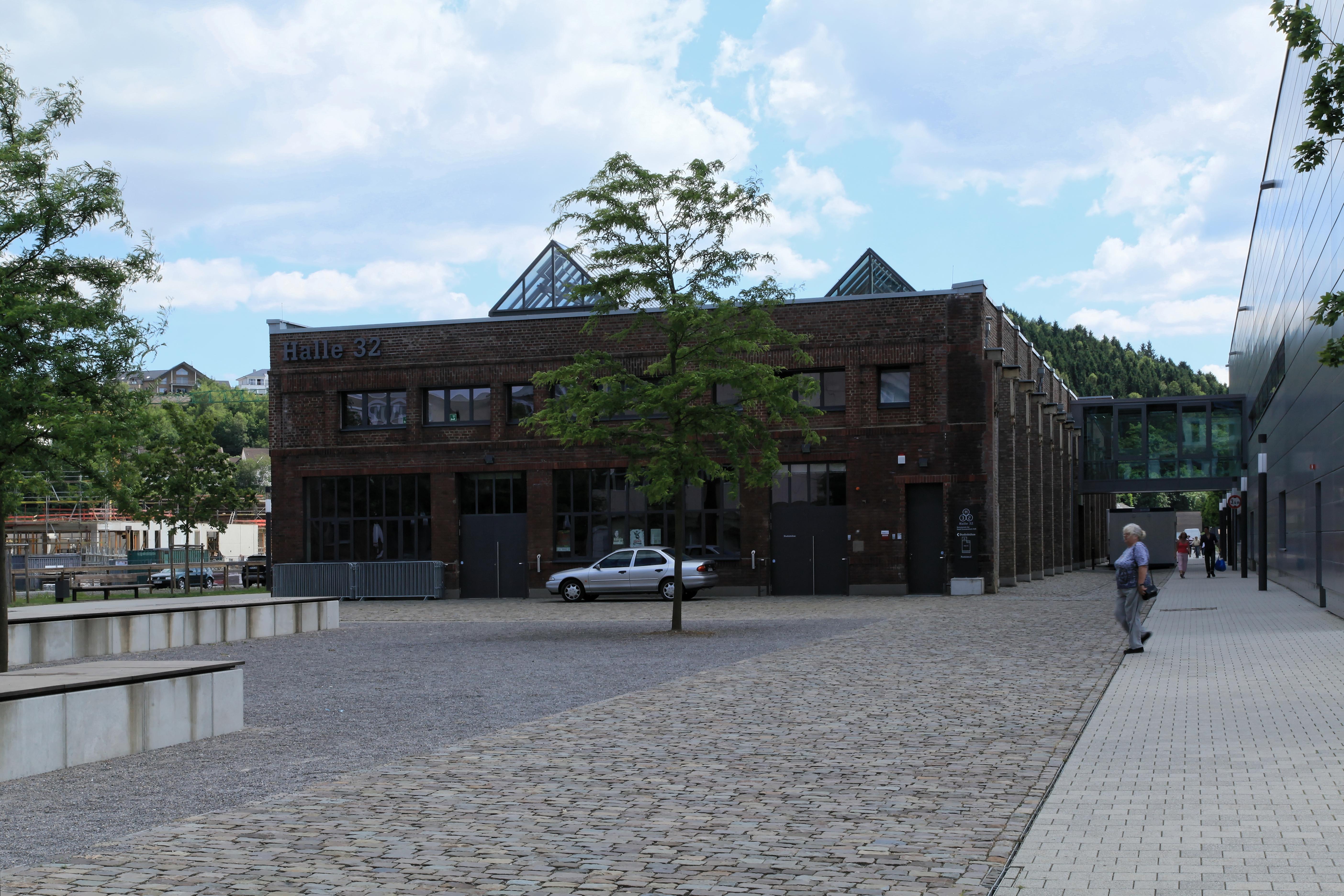 Halle 32