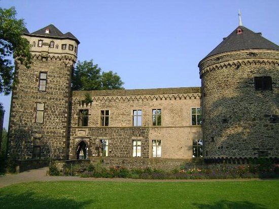 Stadtmauer und die Festungsanlage Andernach